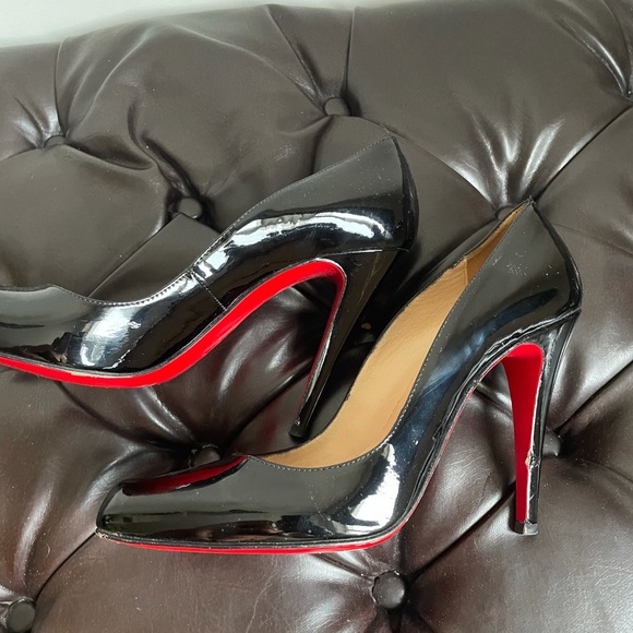 Christian Louboutin - Picture 3 of 4